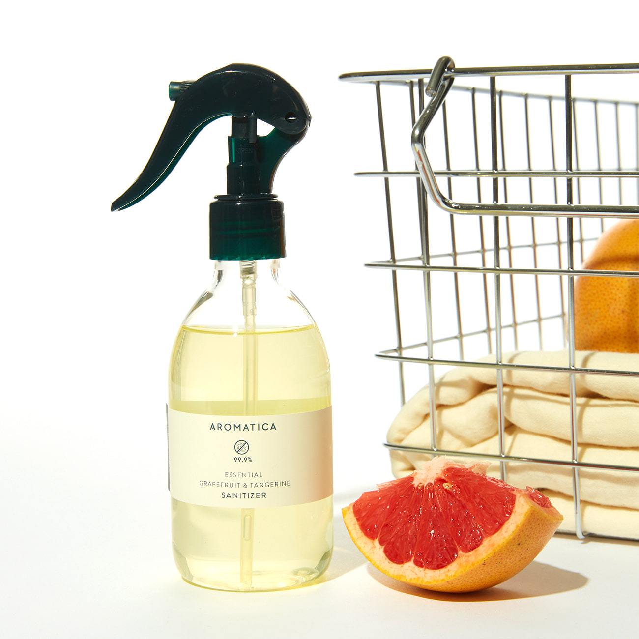 Essential Sanitizer Grapefruit & Tangerine 200Ml
